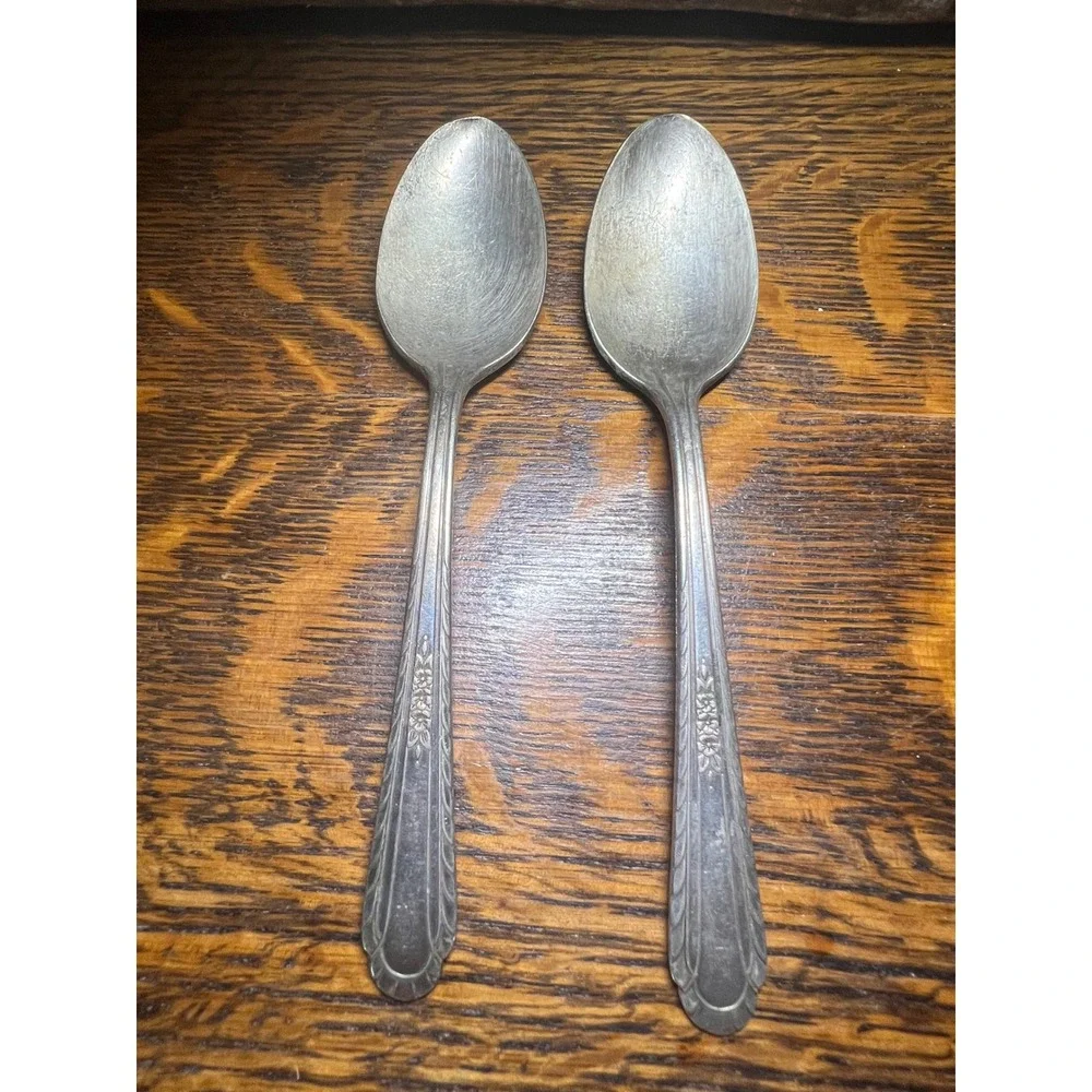 Vintage H & T Mfg Co Silver Plated Teaspoons Floral Pattern Set of 2 Silverware